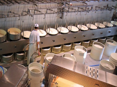 Διαρκή αποκλιμάκωση των τιμών των τροφίμων, διαπιστώνουν οι βιομήχανοι