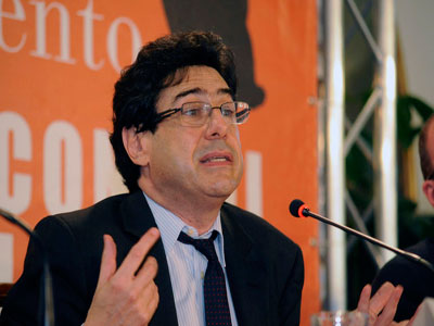 Σύμβουλος του Ολάντ προτείνει νέο κούρεμα του ελληνικού χρέους