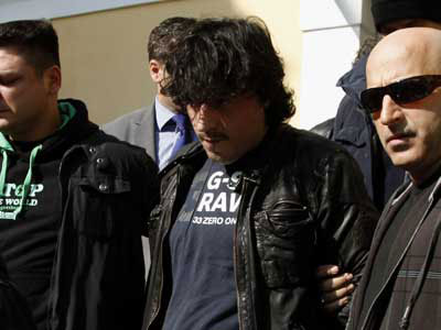 Ο διάλογος πριν παραδοθεί ο Αλκέτ Ριζάι Ο διάλογος πριν παραδοθεί ο Αλκέτ Ριζάι