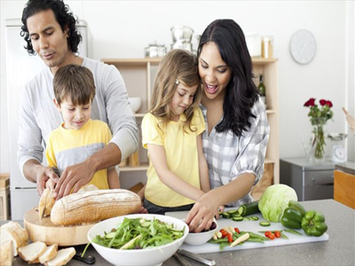 Συμπεριφορές γονέων για την ανάπτυξη διατροφικών δεξιοτήτων των παιδιών τους