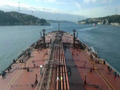 Καταιγίδα στην Τουρκία κλείνει τα Στενά των Δαρδανελίων για τα τάνκερ