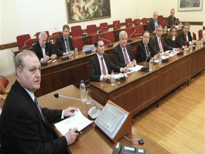 Την αποκοπή 14 μαρτύρων αποφάσισε η Εξεταστική Επιτροπή για τα δημοσιονομικά στοιχεία