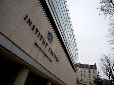 Ινστιτούτο Παστέρ: Ο Έμπολα μεταλάσσεται Ινστιτούτο Παστέρ: Ο Έμπολα μεταλάσσεται