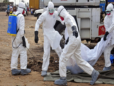 Έμπολα: Οι πρακτικές ενταφιασμού στη δυτική Αφρική κύριος παράγοντας εξάπλωσης