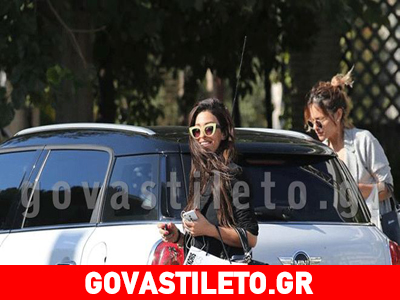 Η Ελένη Φουρέιρα όμορφη και λαμπερή απολαμβάνει τα ψώνια της