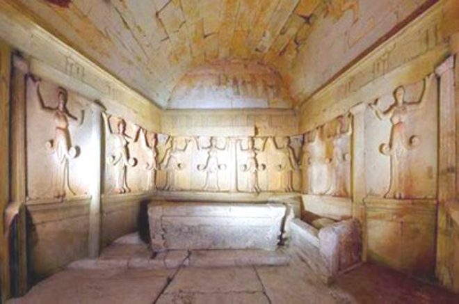Το εσωτερικό του τάφου στη Βουλγαρία