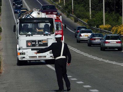 Αυξημένα τα μέτρα της Τροχαίας για τη μετακίνηση των εκδρομέων