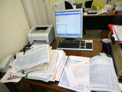 Πρόταση για απεργία διαρκείας από τους εφοριακούς Πρόταση για απεργία διαρκείας από τους εφοριακούς