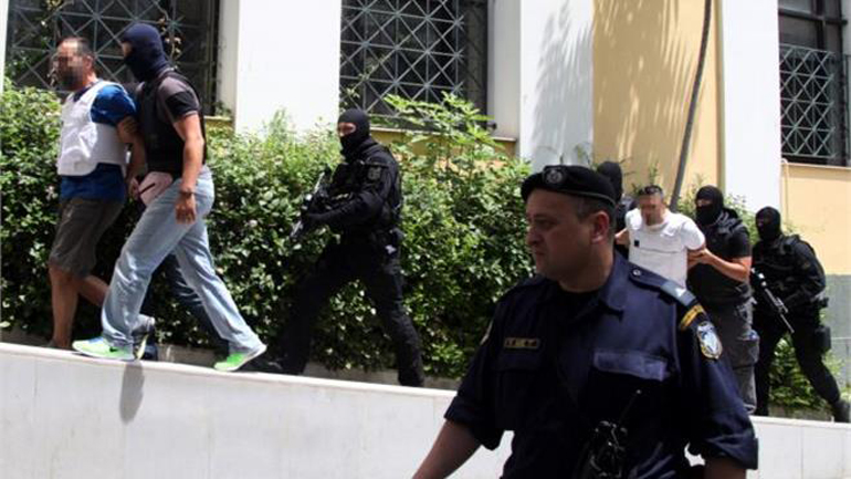 Προφυλακίστηκαν μετά τις απολογίες τους οι «ληστές του Διστόμου» Προφυλακίστηκαν μετά τις απολογίες τους οι «ληστές του Διστόμου»