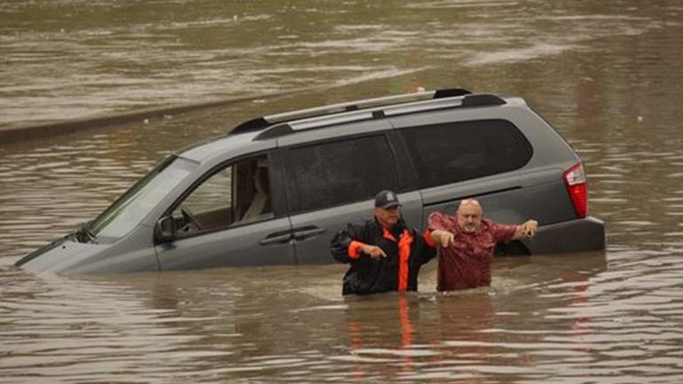 ΗΠΑ: Νεκροί και τραυματίες από καταρρακτώδεις βροχές και ανεμοστρόβιλους
