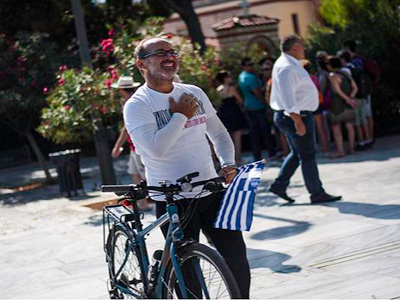 Από το Βρετανικό Μουσείο στο Μουσείο της Ακρόπολης με ένα ποδήλατο