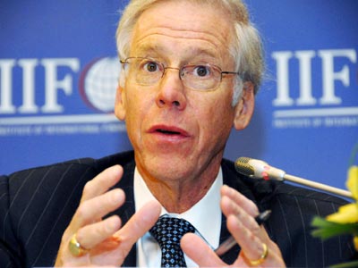 Charles Dallara: Καλεί για ευρείας κλίμακας αναθεώρηση του ελληνικού πακέτου διάσωσης