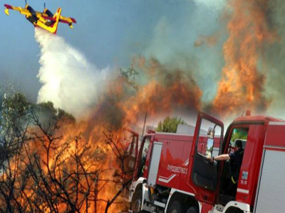 Εκκενώθηκε οικισμός στη Μάνη λόγω πυρκαγιάς Εκκενώθηκε οικισμός στη Μάνη λόγω πυρκαγιάς