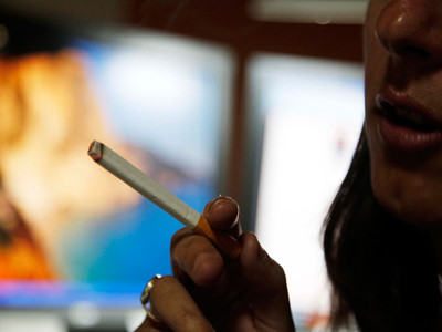 Νέα έρευνα: Το κάπνισμα μπορεί να προκαλέσει απώλεια της ακοής Νέα έρευνα: Το κάπνισμα μπορεί να προκαλέσει απώλεια της ακοής