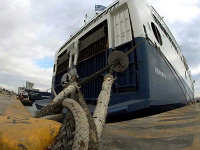 Διαφωνία ακτοπλόων-ΠΝΟ για τις ατομικές συμβάσεις