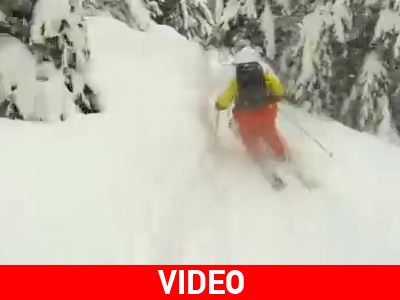 Επικίνδυνη κατάβαση με σκι σε πλαγιά