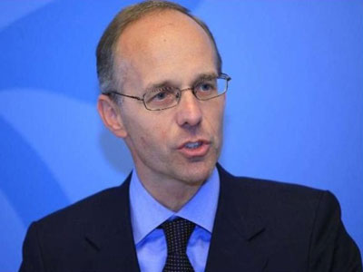 «Δεν είναι διατηρήσιμη η ανάπτυξη που τροφοδοτείται με δανεικά»