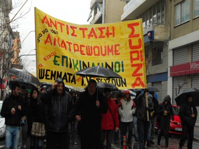 Βόλος: Σήκωσαν την «ομπρέλα» της επανάστασης