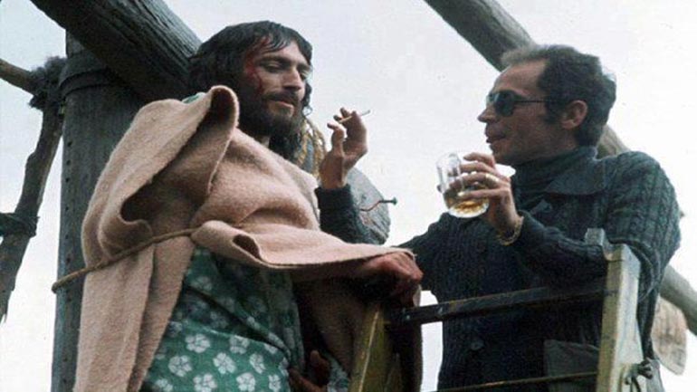 Ιησούς με ποτό και τσιγάρο