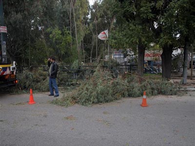 Σοβαρά προβλήματα από θυελλώδεις ανέμους στην Ήπειρο