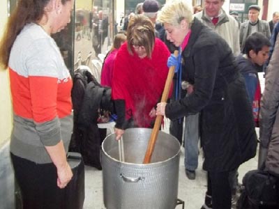 Kαρδίτσα: Αναβίωσε το έθιμο της «Γουρνοχαράς»