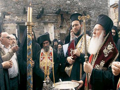 Ιστορική θεία λειτουργία στη Σμύρνη μετά από έναν αιώνα