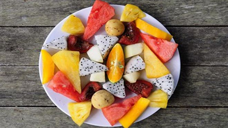 Πώς να διατηρήσετε ζωντανό το χρώμα των κομμένων φρούτων