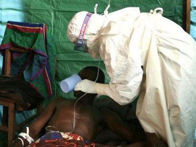 Στους 887 οι νεκροί από τον Έμπολα στη δυτική Αφρική