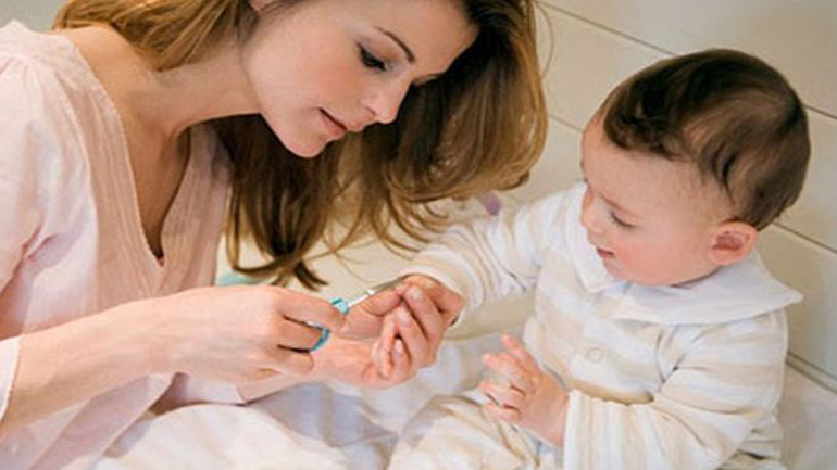 Πώς να κόψετε τα νυχάκια του μωρού σας