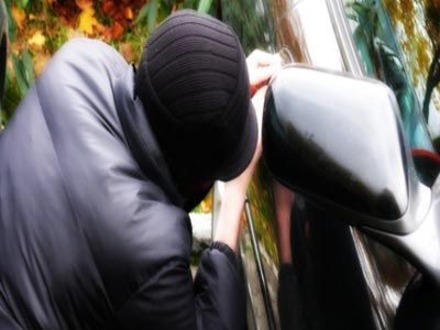 Καρδίτσα: Έκλεψαν εξαρτήματα αυτοκινήτου