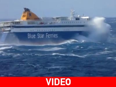 Τα κύματα «κατάπιαν» το Blue Star Paros στο στενό Μυκόνου-Τήνου