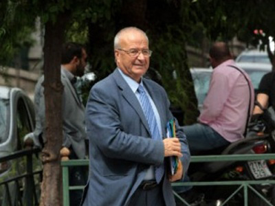 «H τρόικα μας πιέζει, αλλά πιστεύω ότι θα υποχωρήσει»