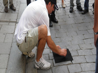 Λάρισα: Έκλεβαν ηλικιωμένους παίζοντας «παπά»