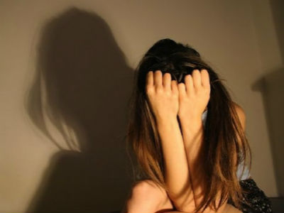 Αίγιο: Εξωθούσε στην πορνεία την 13χρονη αδερφή της