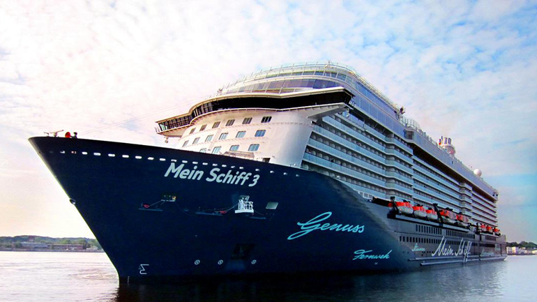 Στον Πειραιά το «MEIN SCHIFF 3» της “TUI Cruises”