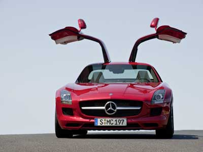 Έρχεται την άνοιξη η Mercedes SLS AMG των 230.000 €