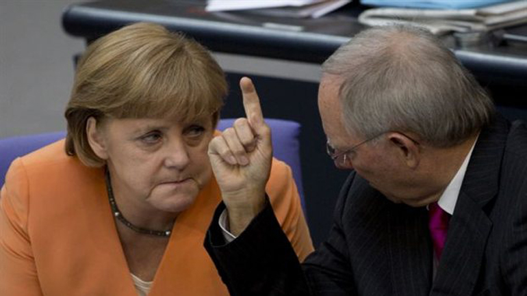 Εσύ είσαι που μου κουνάς το δάχτυλο;