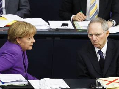 Έπαινοι Μέρκελ – Σόιμπλε για την Ελλάδα