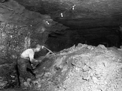 Νεκρός ένας από τους τέσσερις παγιδευμένους μεταλλωρύχους στον Ισημερινό