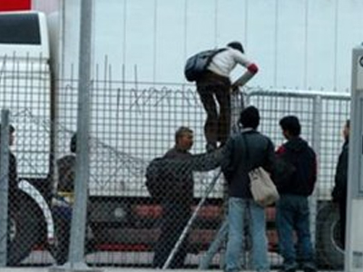 Επιχείρησαν να ταξιδέψουν με πλαστά έγγραφα