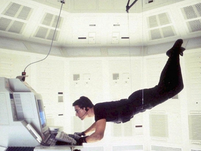 Οι διαρρήκτες μπήκαν από την οροφή