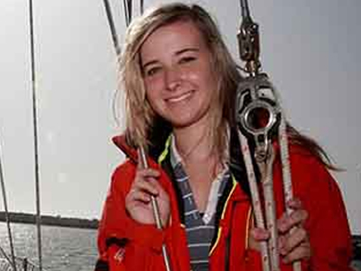 Αγωνία για την 16χρονη που κάνει το γύρο του κόσμου μέσω θαλάσσης