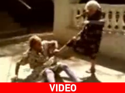 Γιαγιάδες παίζουν… ξύλο