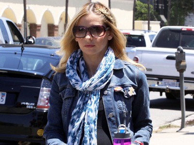 Η Sarah Michelle Gellar περιμένει τον πελαργό