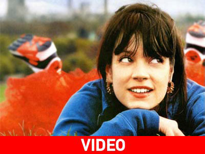 Η ατίθαση νέα «μούσα» της βρετανικής pop