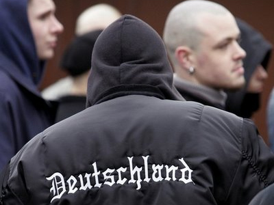 Συνταγματικό STOP στους νεοναζί