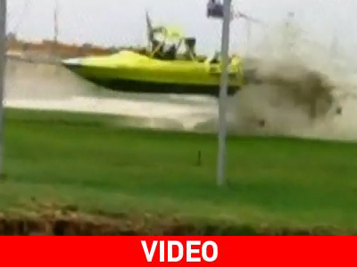 Εντυπωσιακό ατύχημα σε αγώνα με σκάφη ταχύτητας