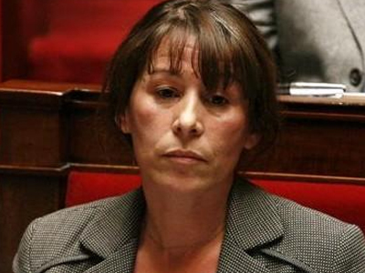 Μουσουλμάνα υφυπουργός κατά της μπούρκας