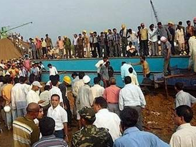 Τους 40 έφτασαν οι νεκροί στην Ινδία