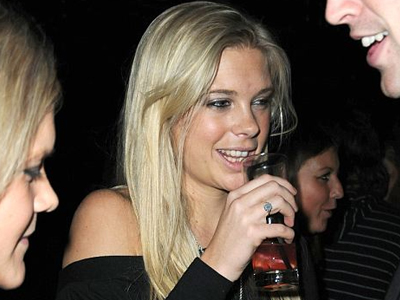 Τα… βασιλικά κορίτσια ξενυχτάνε